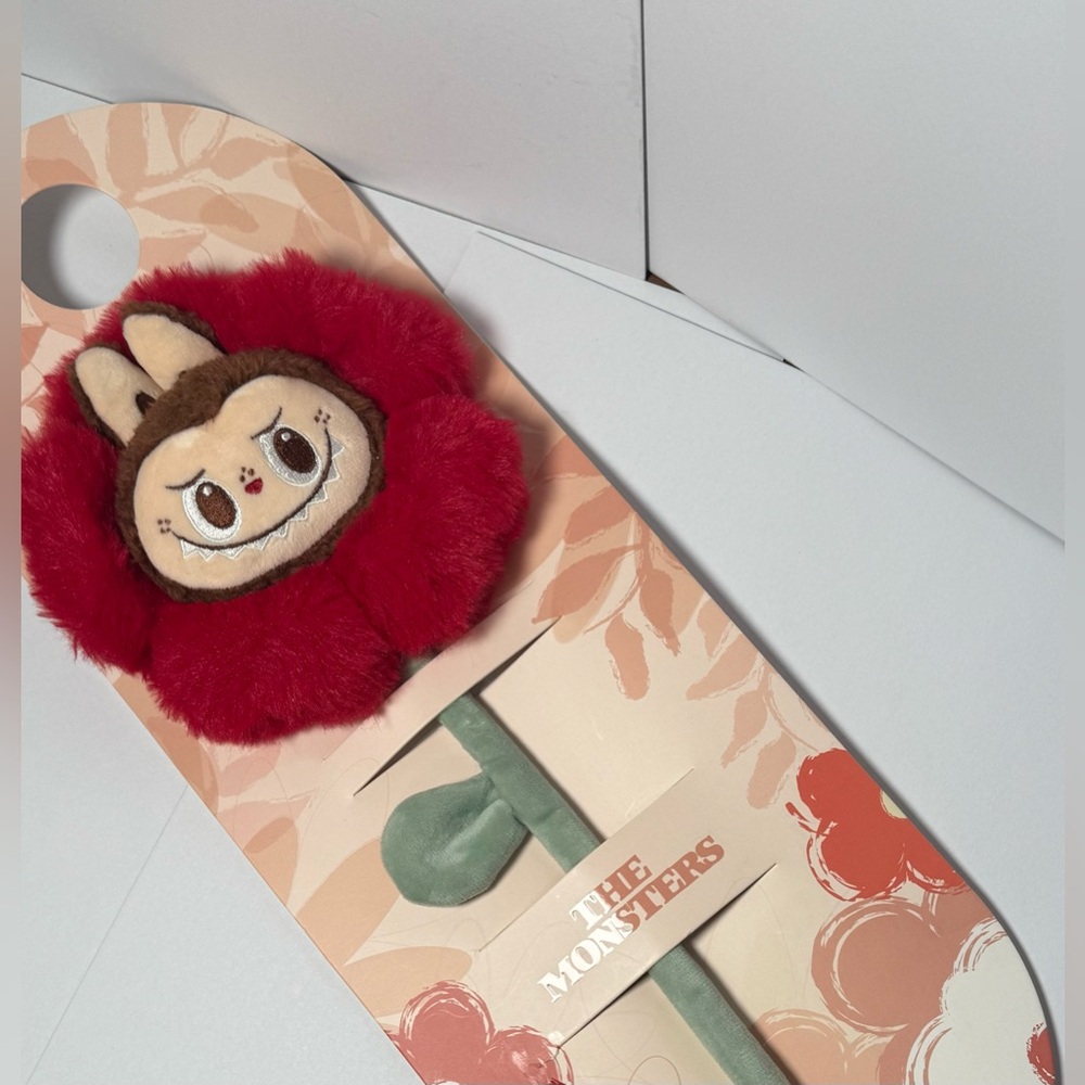 Labubu - Pop Land Exclusive - Red Flower